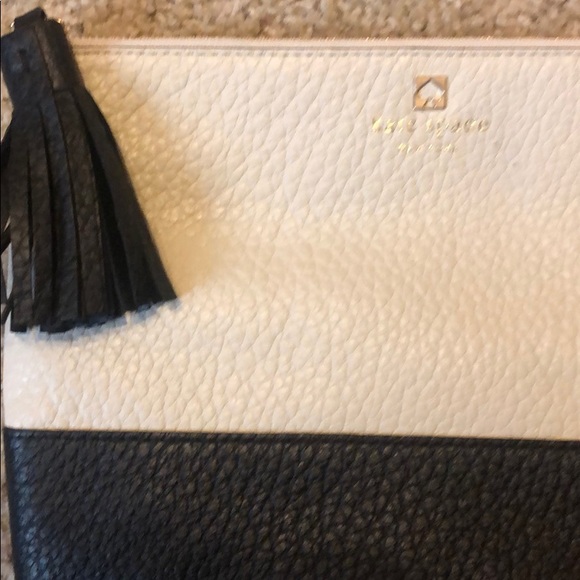Kate Spade Black/White MultiUse Bag/MakeUp Clutch - Picture 3 of 6